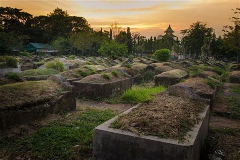 夢見去墳墓|夢見墓地